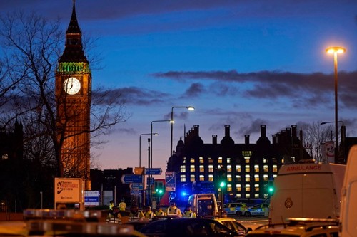 Londres à son tour touchée par une attaque «terroriste»  - ảnh 1